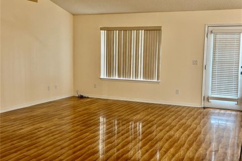 Casa en venta en Palm Coast, Florida, 4 dormitorios, 164.53 m2 № 1911995 - foto 6
