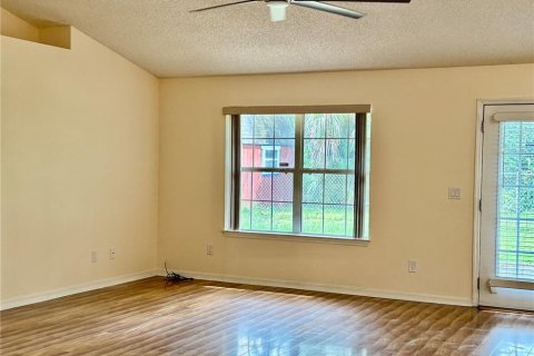 Casa en venta en Palm Coast, Florida, 4 dormitorios, 164.53 m2 № 1911995 - foto 5