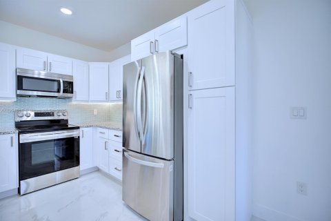 Купить виллу или дом в Себринг, Флорида 6 комнат, 126.25м2, № 1956612 - фото 11