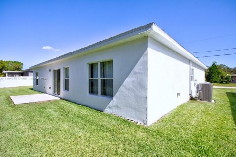 Купить виллу или дом в Себринг, Флорида 6 комнат, 126.25м2, № 1956612 - фото 27