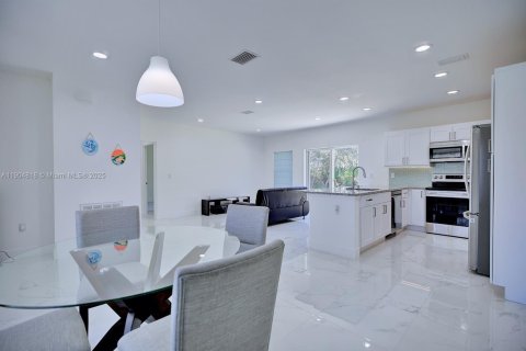 Купить виллу или дом в Себринг, Флорида 6 комнат, 126.25м2, № 1956612 - фото 6