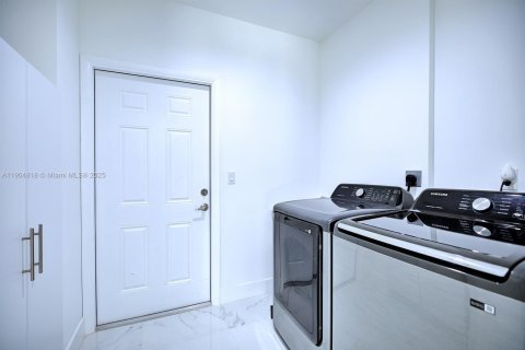 Купить виллу или дом в Себринг, Флорида 6 комнат, 126.25м2, № 1956612 - фото 26