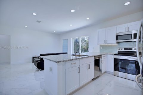 Купить виллу или дом в Себринг, Флорида 6 комнат, 126.25м2, № 1956612 - фото 12