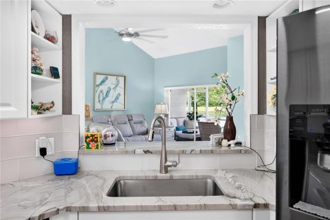 Copropriété à vendre à Bradenton, Floride: 2 chambres, 125.7 m2 № 2427568 - photo 12
