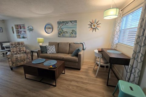 Condo in Cape Canaveral, Florida, 1 bedroom  № 1066639 - photo 5