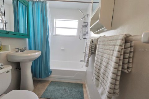 Condo in Cape Canaveral, Florida, 1 bedroom  № 1066639 - photo 20