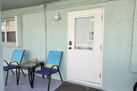 Condo in Cape Canaveral, Florida, 1 bedroom  № 1066639 - photo 22