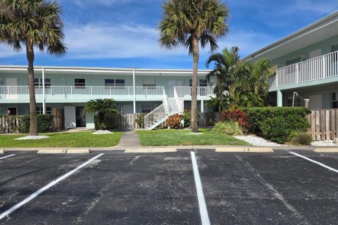 Condo in Cape Canaveral, Florida, 1 bedroom  № 1066639 - photo 4