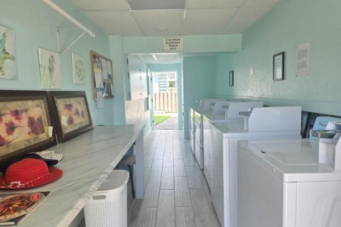 Condo in Cape Canaveral, Florida, 1 bedroom  № 1066639 - photo 29