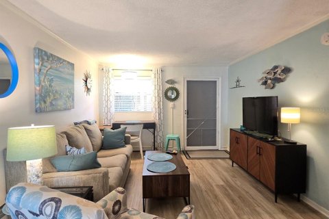 Condo in Cape Canaveral, Florida, 1 bedroom  № 1066639 - photo 8