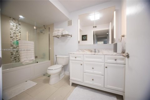 Condo in Weston, Florida, 2 bedrooms  № 1971396 - photo 30