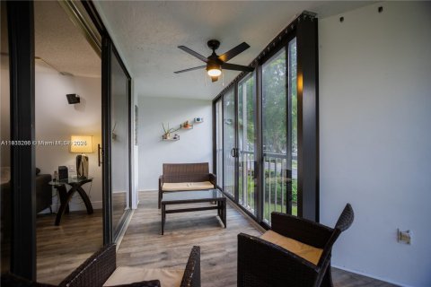 Condo in Weston, Florida, 2 bedrooms  № 1971396 - photo 7