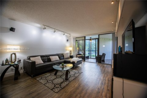 Condo in Weston, Florida, 2 bedrooms  № 1971396 - photo 5