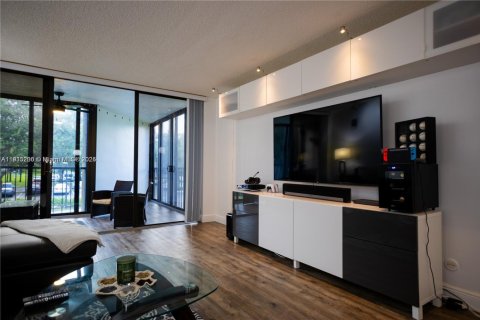 Condo in Weston, Florida, 2 bedrooms  № 1971396 - photo 10