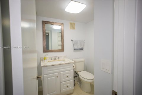 Condo in Weston, Florida, 2 bedrooms  № 1971396 - photo 22