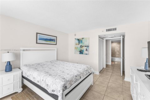 Купить кондоминиум в Майами-Бич, Флорида 2 спальни, 113.15м2, № 2015017 - фото 18