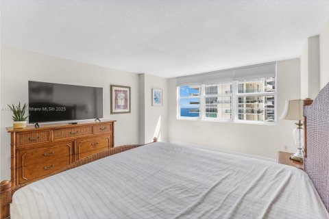 Купить кондоминиум в Майами-Бич, Флорида 2 спальни, 113.15м2, № 2015017 - фото 23