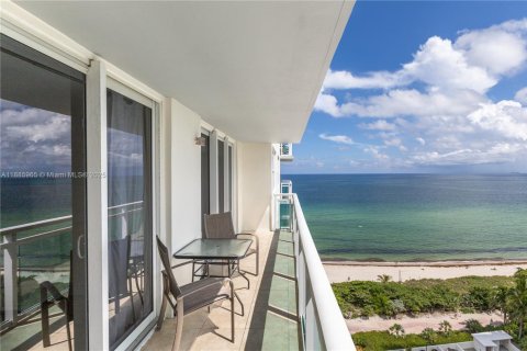 Купить кондоминиум в Майами-Бич, Флорида 2 спальни, 113.15м2, № 2015017 - фото 2