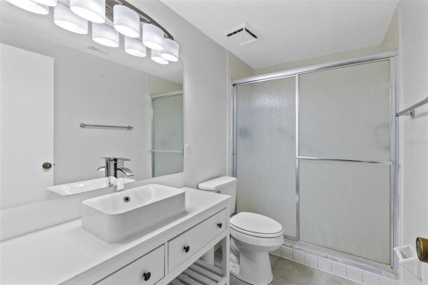 Condo in Altamonte Springs, Florida, 4 bedrooms  № 2385878 - photo 18