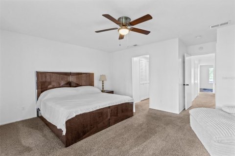 Condo in Altamonte Springs, Florida, 4 bedrooms  № 2385878 - photo 24