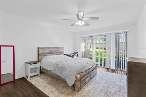 Condo in Altamonte Springs, Florida, 4 bedrooms  № 2385878 - photo 13