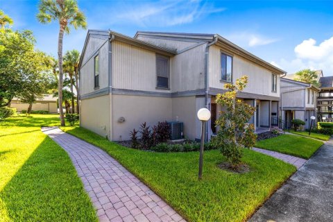Condo in Altamonte Springs, Florida, 4 bedrooms  № 2385878 - photo 2