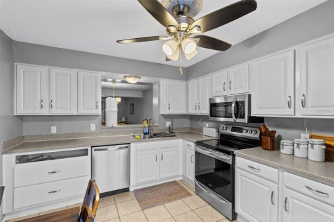 Condo in Altamonte Springs, Florida, 4 bedrooms  № 2385878 - photo 5