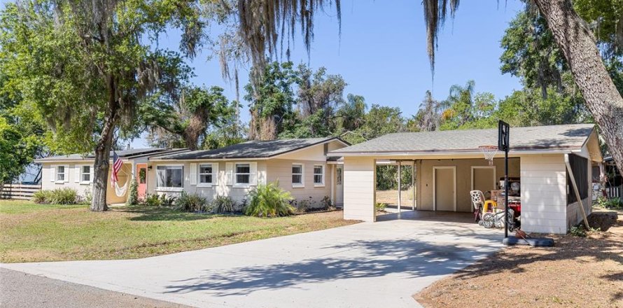 House in Montverde, Florida 2 bedrooms, 129.69 sq.m. № 1658406