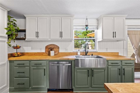 House in Montverde, Florida 2 bedrooms, 129.69 sq.m. № 1658406 - photo 21