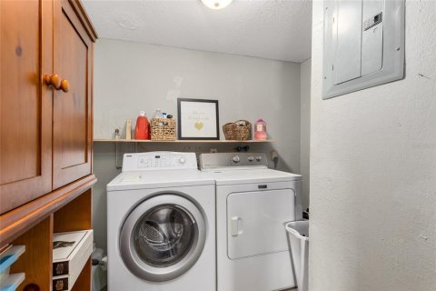House in Montverde, Florida 2 bedrooms, 129.69 sq.m. № 1658406 - photo 15