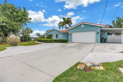 House in Palmetto, Florida 3 bedrooms, 245.73 sq.m. № 2203718 - photo 2
