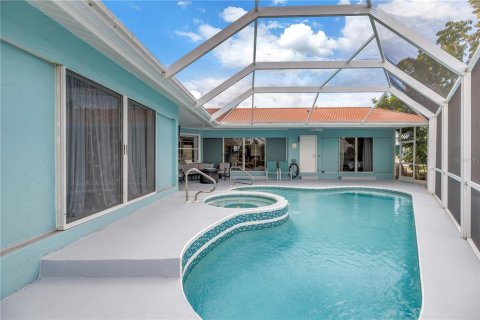 House in Palmetto, Florida 3 bedrooms, 245.73 sq.m. № 2203718 - photo 11