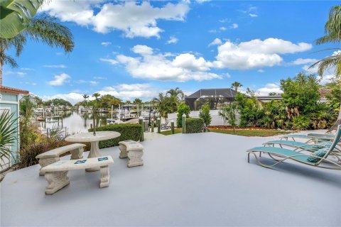 House in Palmetto, Florida 3 bedrooms, 245.73 sq.m. № 2203718 - photo 14