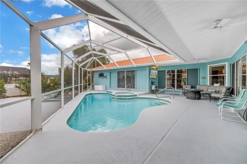 House in Palmetto, Florida 3 bedrooms, 245.73 sq.m. № 2203718 - photo 9