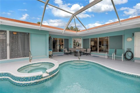 House in Palmetto, Florida 3 bedrooms, 245.73 sq.m. № 2203718 - photo 10