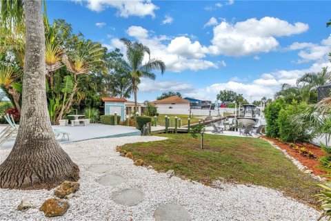 House in Palmetto, Florida 3 bedrooms, 245.73 sq.m. № 2203718 - photo 12