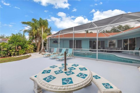 House in Palmetto, Florida 3 bedrooms, 245.73 sq.m. № 2203718 - photo 16