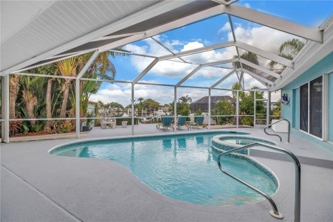 House in Palmetto, Florida 3 bedrooms, 245.73 sq.m. № 2203718 - photo 8