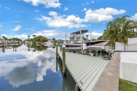 Casa en Palmetto, Florida 3 dormitorios, 245.73 m2 № 2203718