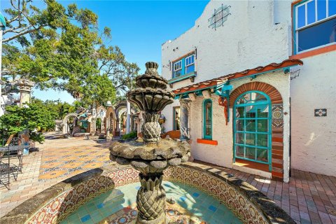 Casa en venta en Sarasota, Florida, 6 dormitorios, 419.18 m2 № 2111927 - foto 3