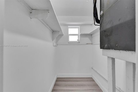 Villa ou maison à louer à Fort Lauderdale, Floride: 2 chambres, 157.19 m2 № 1985202 - photo 13