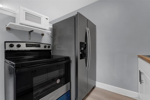 Villa ou maison à louer à Fort Lauderdale, Floride: 2 chambres, 157.19 m2 № 1985202 - photo 5