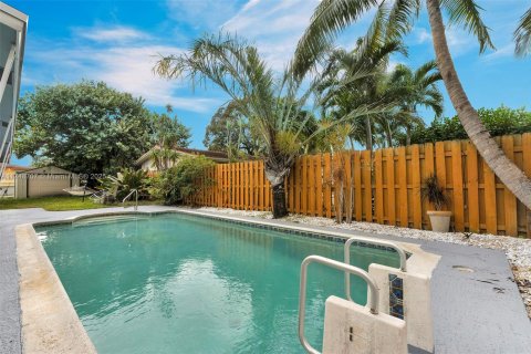 Villa ou maison à louer à Fort Lauderdale, Floride: 2 chambres, 157.19 m2 № 1985202 - photo 25