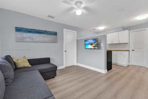 Villa ou maison à louer à Fort Lauderdale, Floride: 2 chambres, 157.19 m2 № 1985202 - photo 16