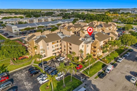 Condominio en venta en Miami, Florida, 2 dormitorios, 86.4 m2 № 2013658 - foto 17