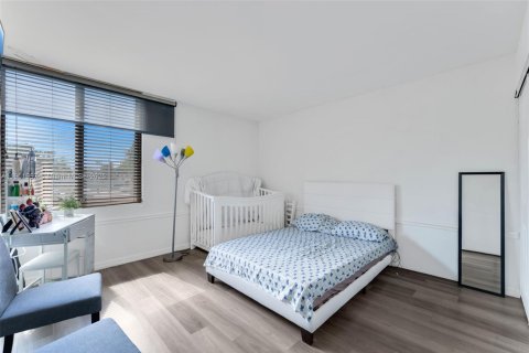 Condominio en venta en Miami, Florida, 2 dormitorios, 86.4 m2 № 2013658 - foto 11
