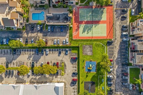 Condominio en venta en Miami, Florida, 2 dormitorios, 86.4 m2 № 2013658 - foto 15