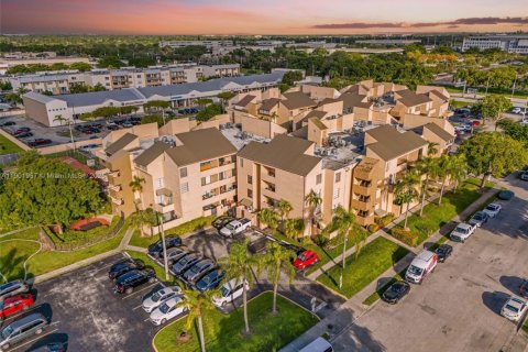 Condominio en venta en Miami, Florida, 2 dormitorios, 86.4 m2 № 2013658 - foto 16