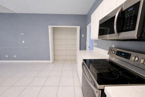 Villa ou maison à louer à Lehigh Acres, Floride: 3 chambres, 185.34 m2 № 2034077 - photo 14