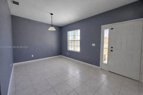 Villa ou maison à louer à Lehigh Acres, Floride: 3 chambres, 185.34 m2 № 2034077 - photo 5